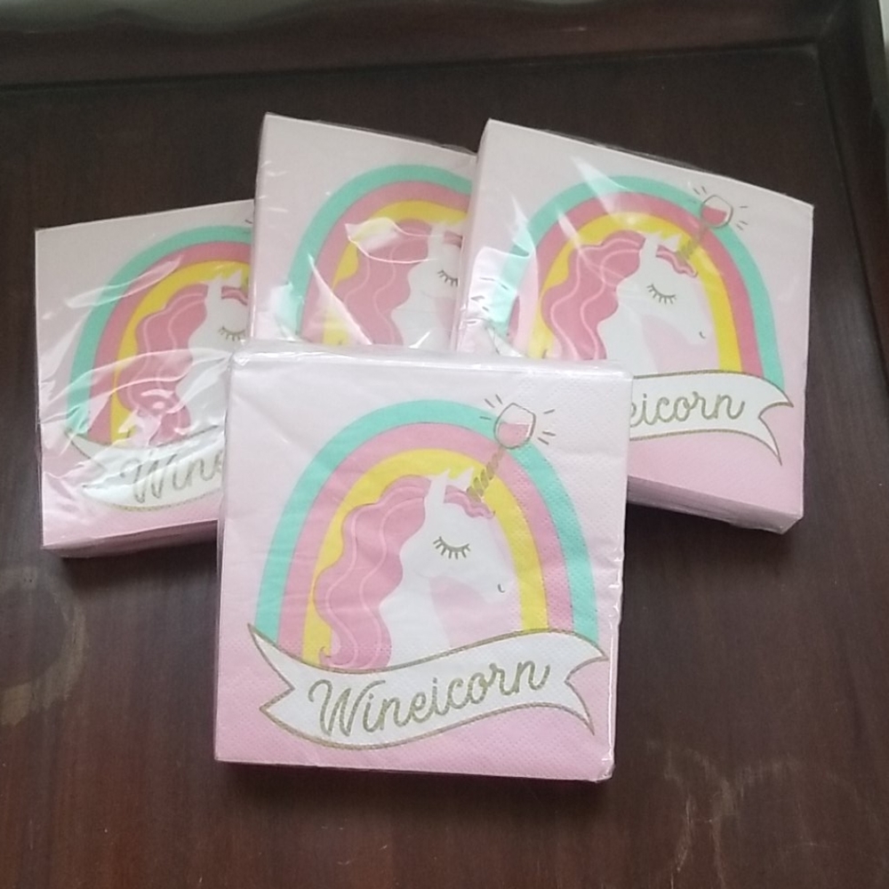 4 Wineicorn Cocktail Napkins